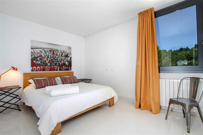Double bedroom (photo 3) at Villa Beatrisa, Alcudia, Spain