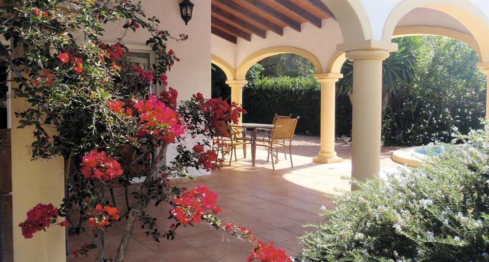 Shaded seating at Villa Bentley, Javea, Costa Blanca