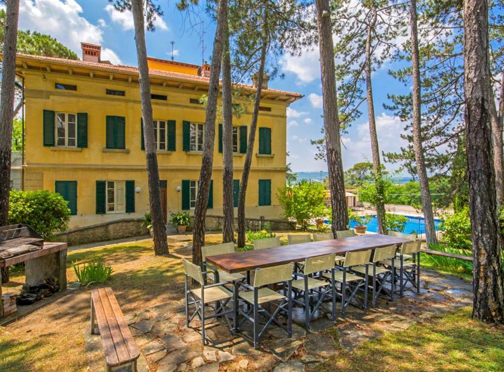 Villa Benvenuta (photo 9) at Villa Benvenuta in Chianti & Arezzo, Italy