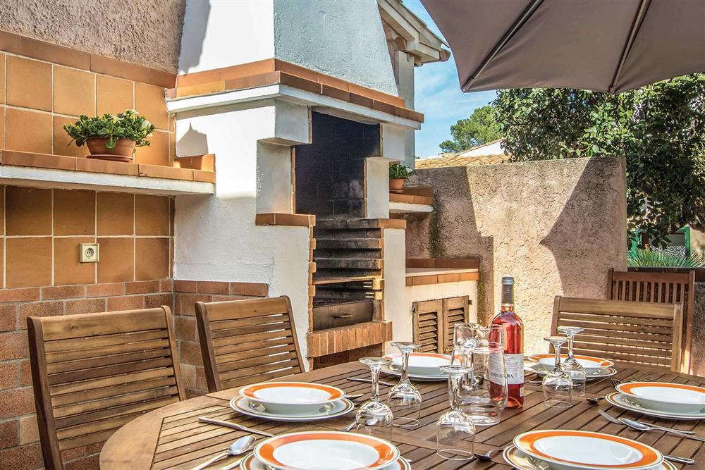 Alfresco dining, barbecue at Villa Can Ramis, Cala San Vicente, Mallorca