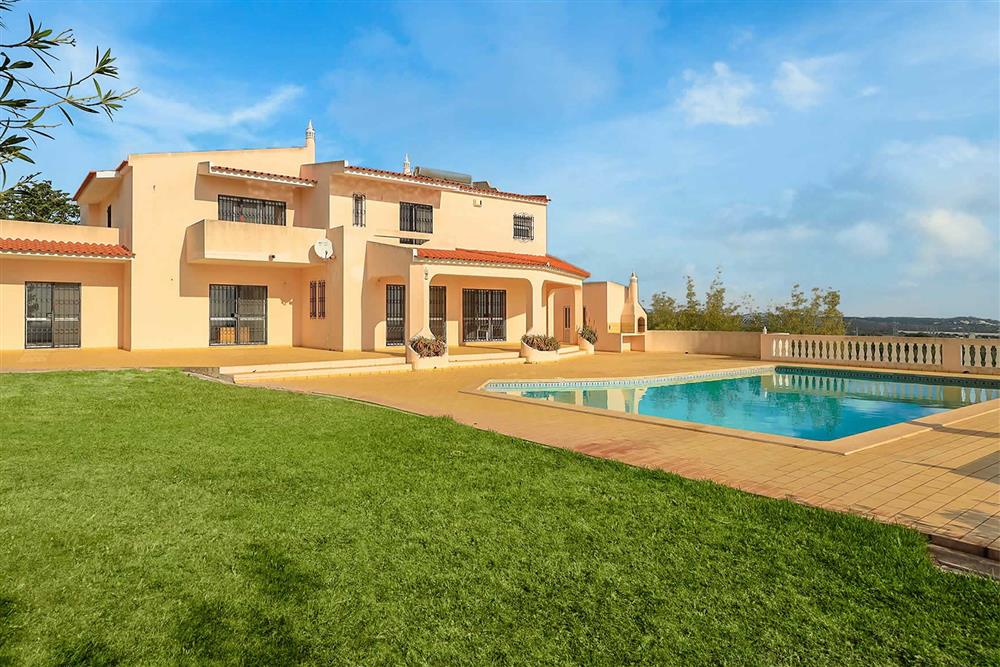 Villa Casa Colina in Estoi, Algarve - Portugal sleeps 14