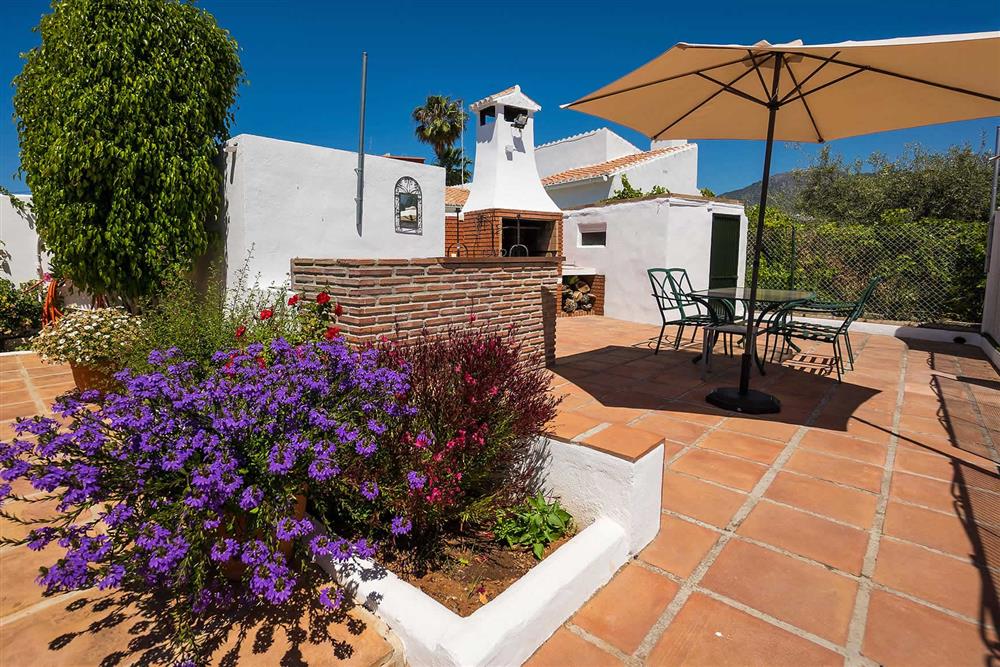 Barbecue, alfresco dining at Villa Casa Linda, Nerja, Andalucia