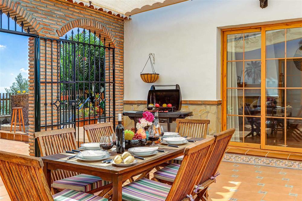 Barbecue, alfresco dining at Villa Casa Maria, Frigiliana, Andalucia