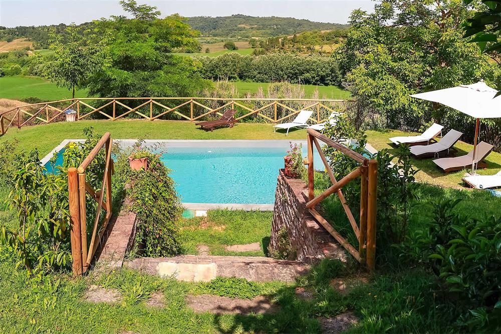 Pool, view at Villa Castagneto, Peccioli, Tuscany