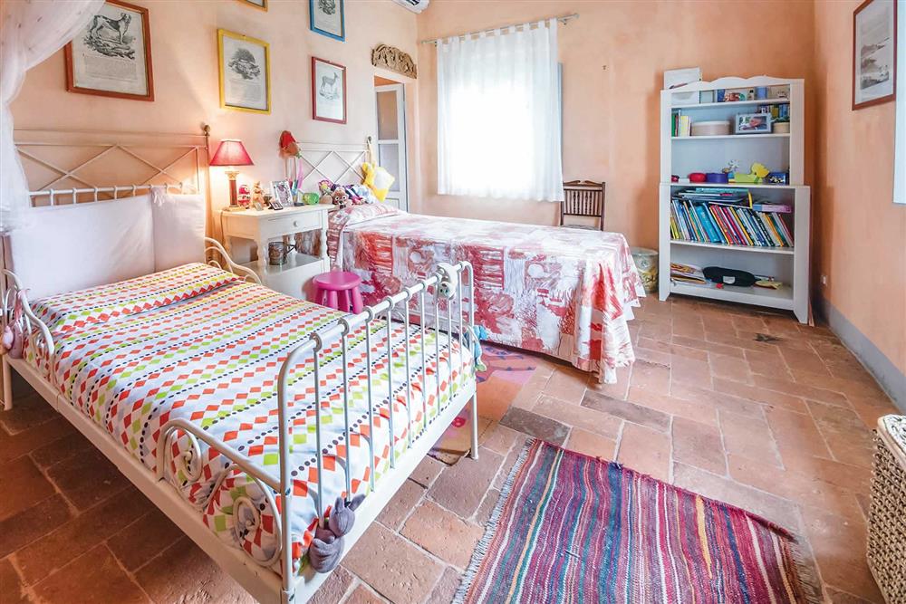 Twin bedroom at Villa Castagneto, Peccioli, Tuscany