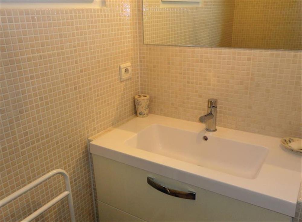 Bathroom (photo 4) at Villa Cers in Cers, Hérault, France