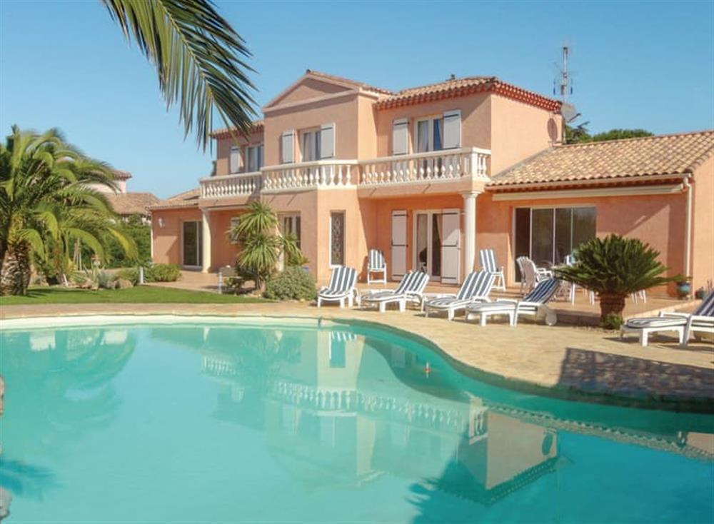 Swimming pool (photo 2) at Villa Cers in Cers, Hérault, France