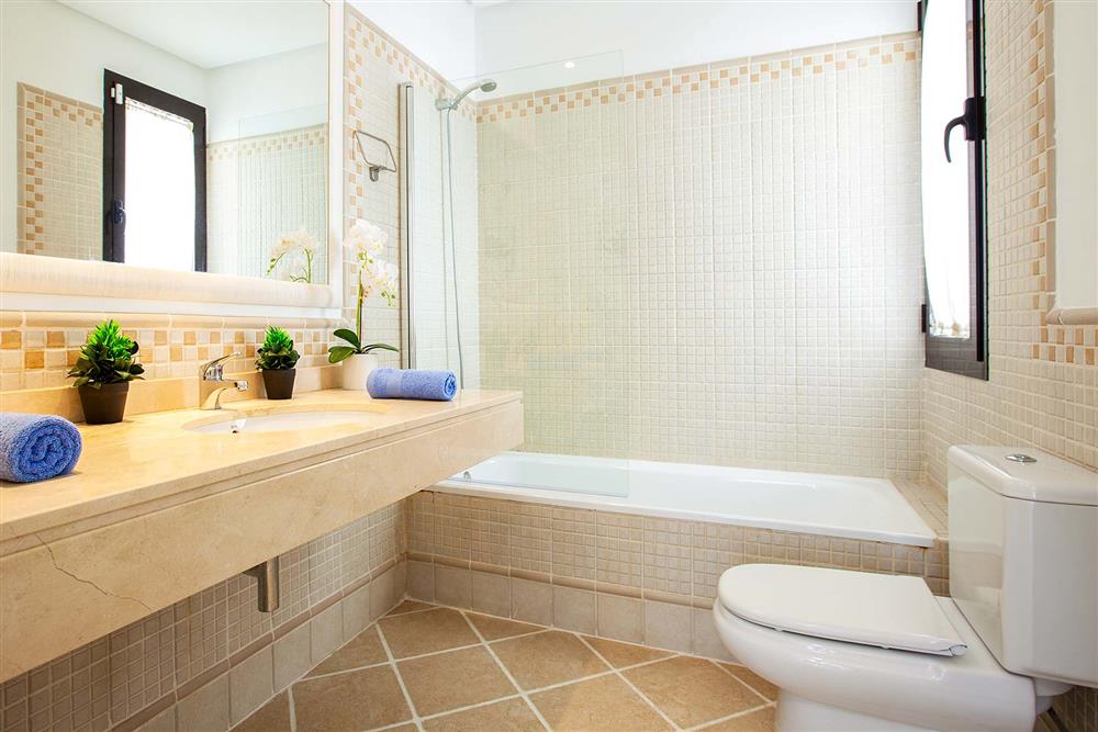 Bathroom at Villa Cindy, Playa Blanca, Lanzarote