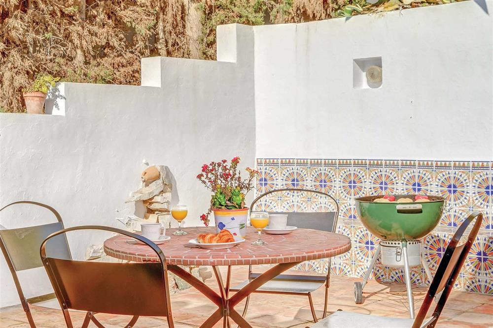 Alfresco dining (photo 4) at Villa Cipreses, Frigiliana, Andalucia