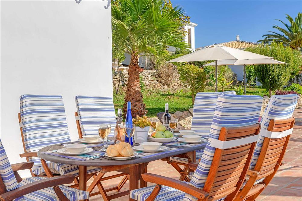 Alfresco dining at Villa Cipreses, Frigiliana, Andalucia