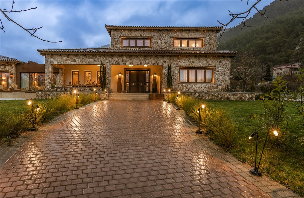 Villa Corinthian