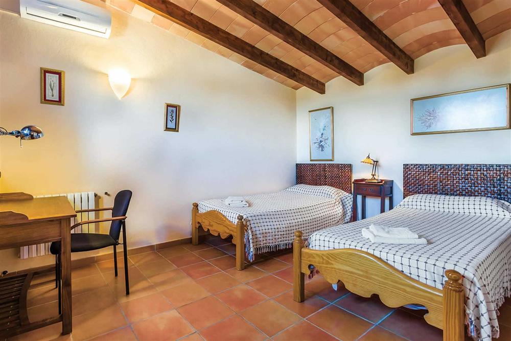 Twin bedroom (photo 2) at Villa Cosme, Pollensa, Mallorca, Spain