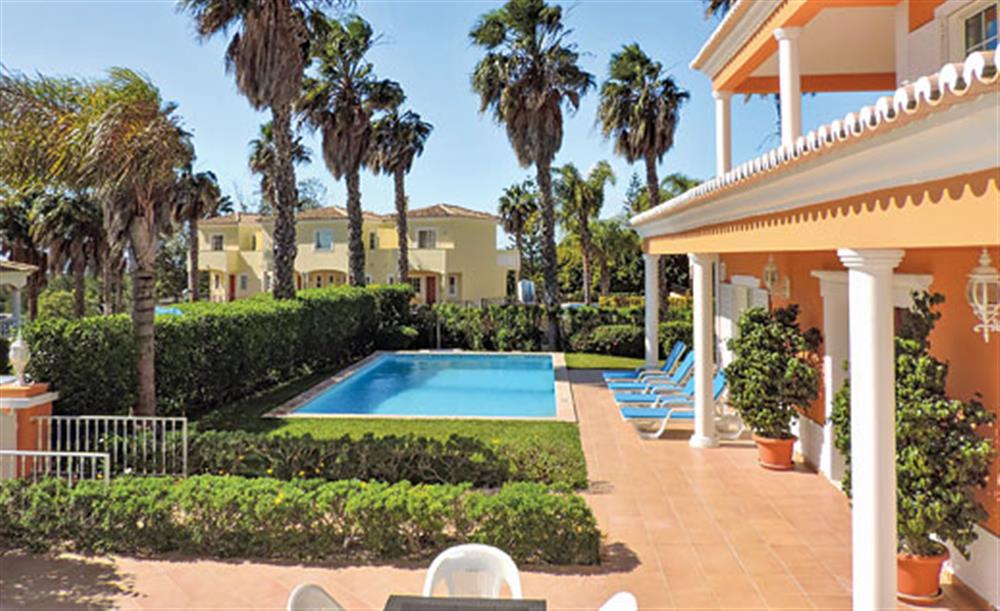 Villa das Palmeiras in Almancil, Algarve, Portugal sleeps 8