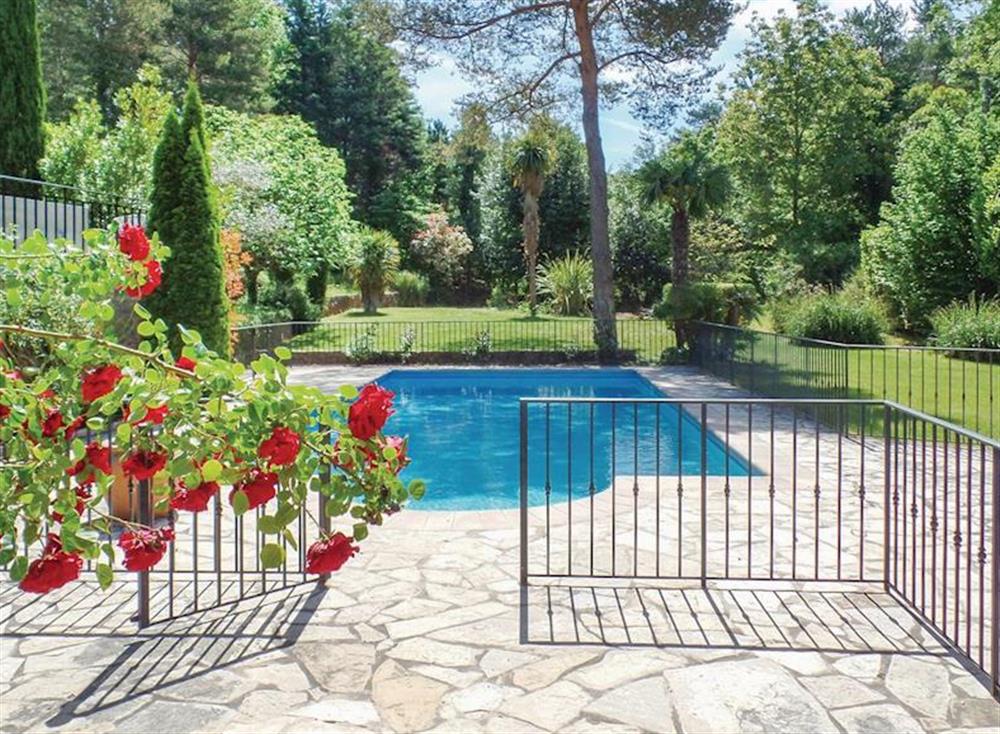 Swimming pool (photo 2) at Villa de Jardin in Callian, Côte-d’Azur, France
