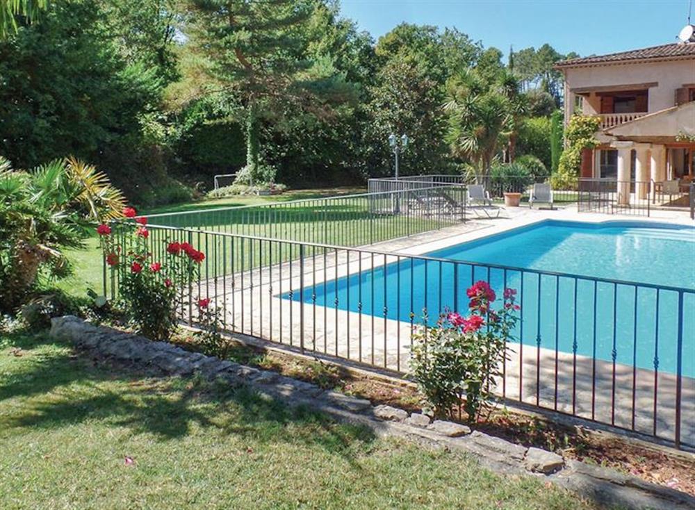 Swimming pool (photo 3) at Villa de Jardin in Callian, Côte-d’Azur, France