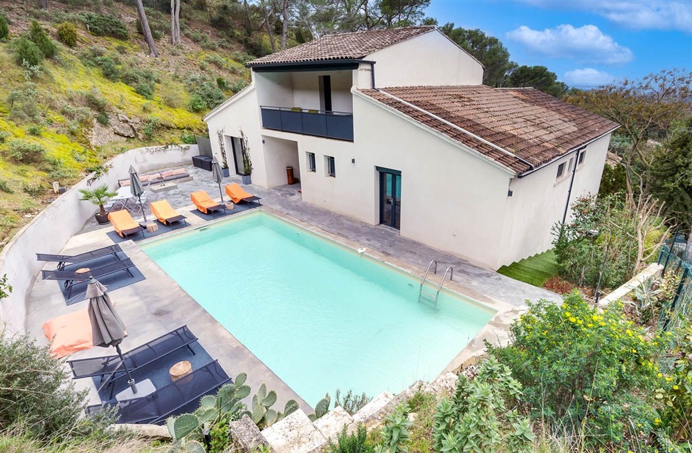Villa De La Colline