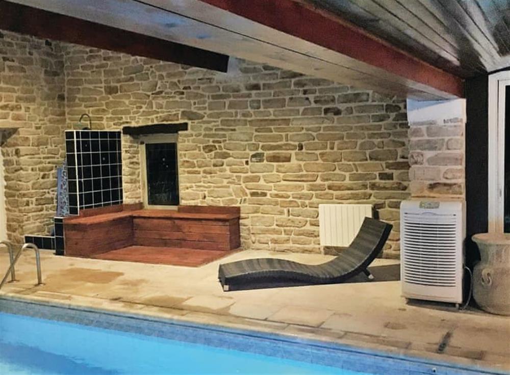 Swimming pool (photo 2) at Villa des Demoiselles in La Forêt Fouesnant, Finistère , France