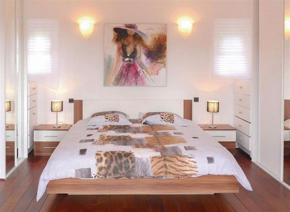 Double bedroom (photo 2) at Villa des Palmiers in Le Tignet, Côte-d’Azur, France