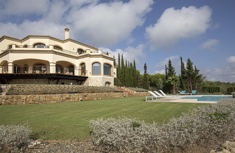 Villa Glamorosa (photo 21) at Villa Glamorosa in Sotogrande, Spain