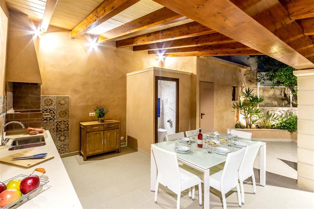 Alfresco dining, covered terrace at Villa Horta 55, Pollensa, Mallorca