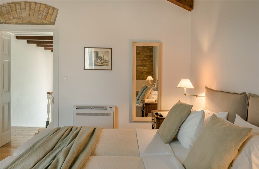 Villa Iridos