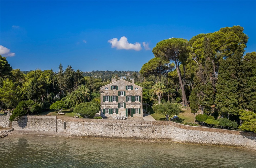 Villa Iridos