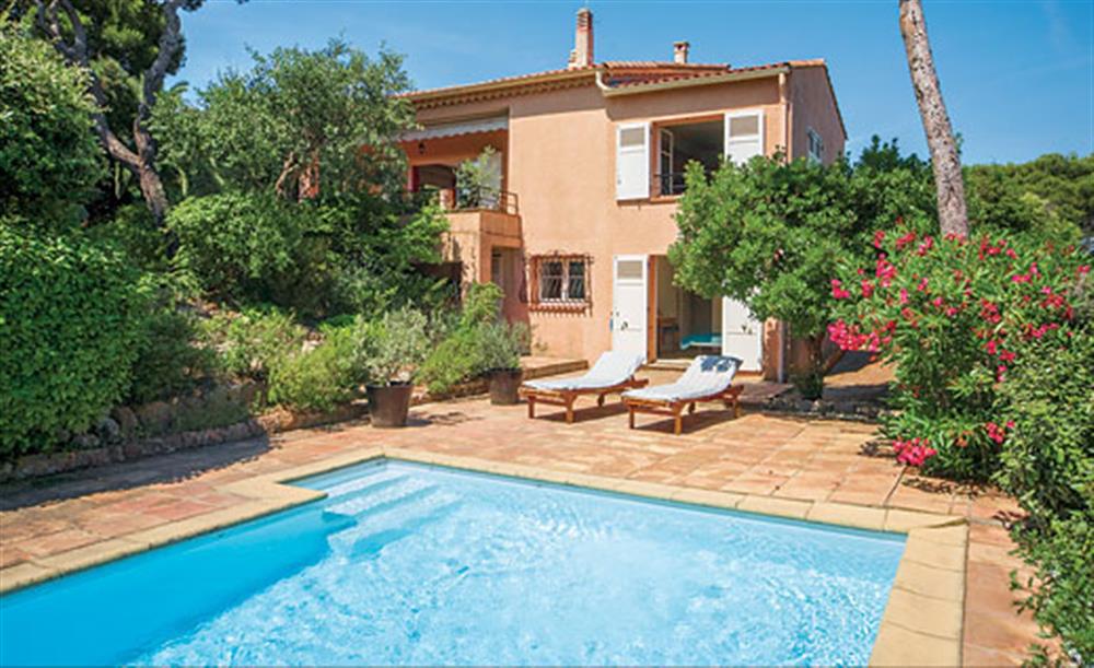 Villa Juliette in St Raphael, Cote d'Azur, France - Destinations sleeps 8