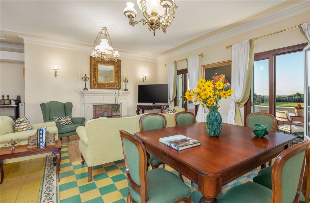 Villa Larus