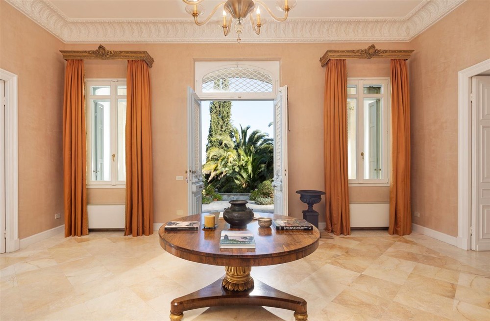 Villa Latona