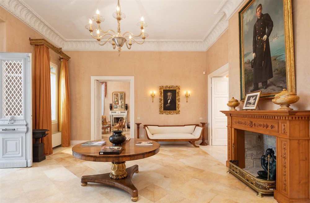 Villa Latona