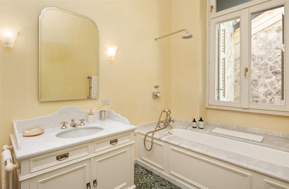 Villa Latona