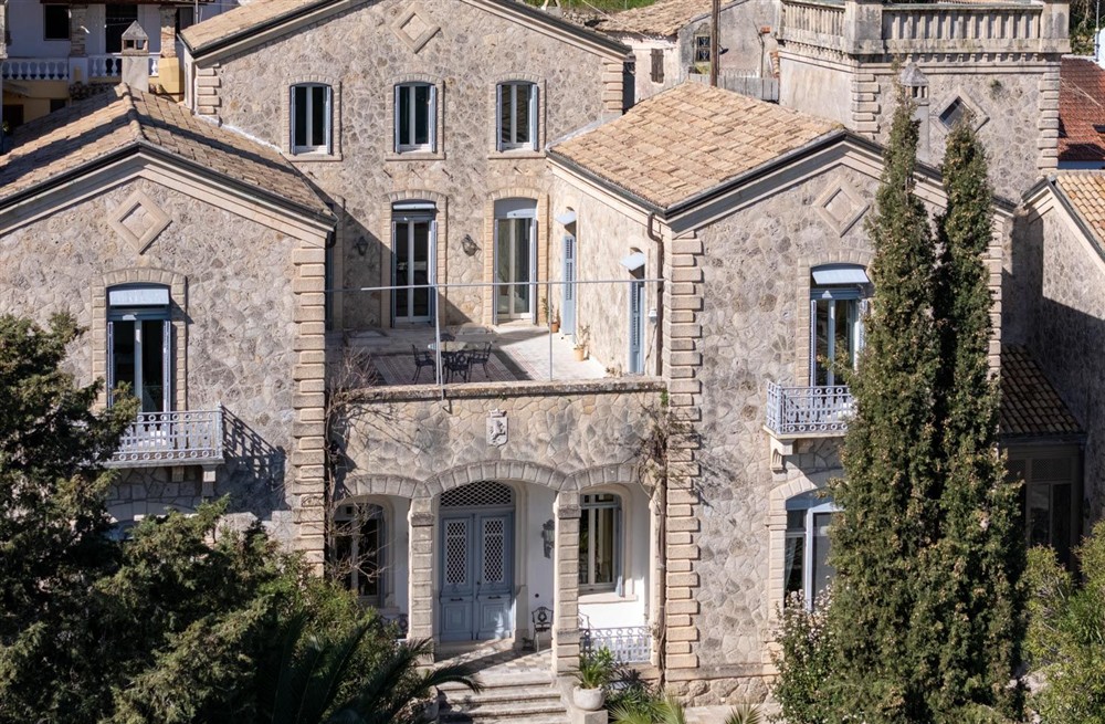 Villa Latona