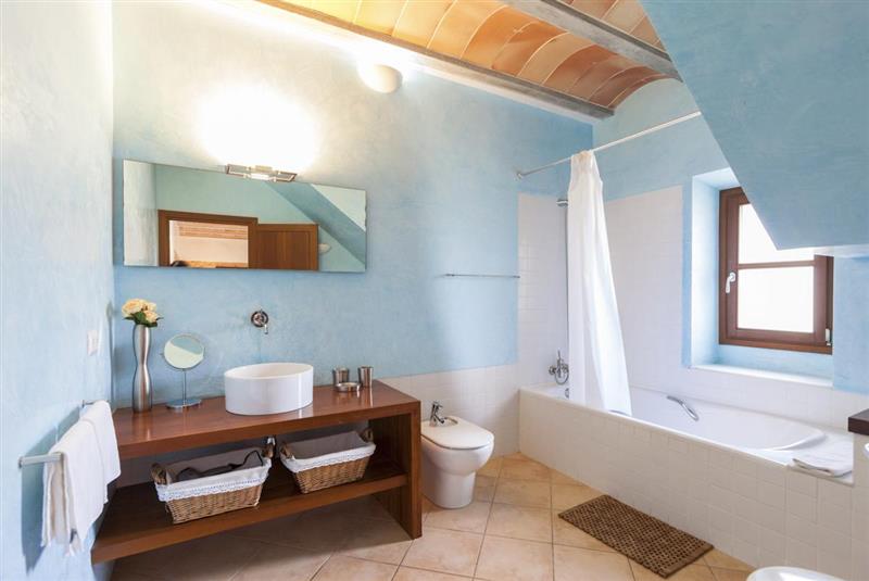 Bathroom at Villa Lavanda, Arta, Spain