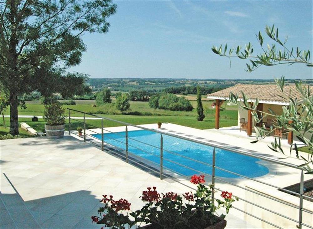 Swimming pool (photo 3) at Villa Le Tallay in Saint-Aubin-de-Cadelech, Dordogne, France