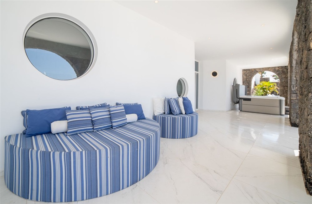 Villa Leon Marino
