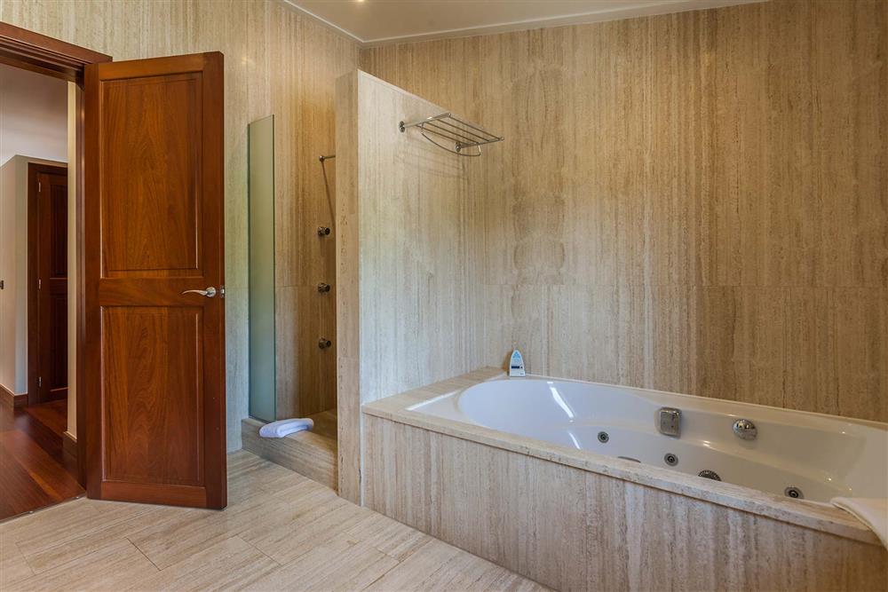 Bathroom at Villa Les Oliveres, Puerto Pollensa, Mallorca