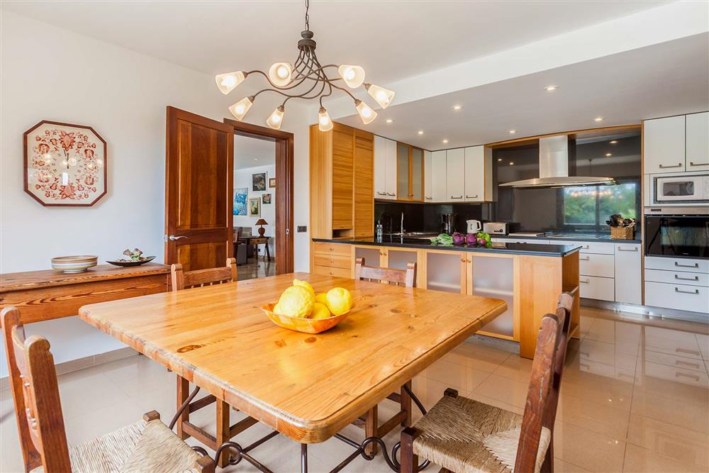 Kitchen/diner at Villa Les Oliveres, Puerto Pollensa, Mallorca