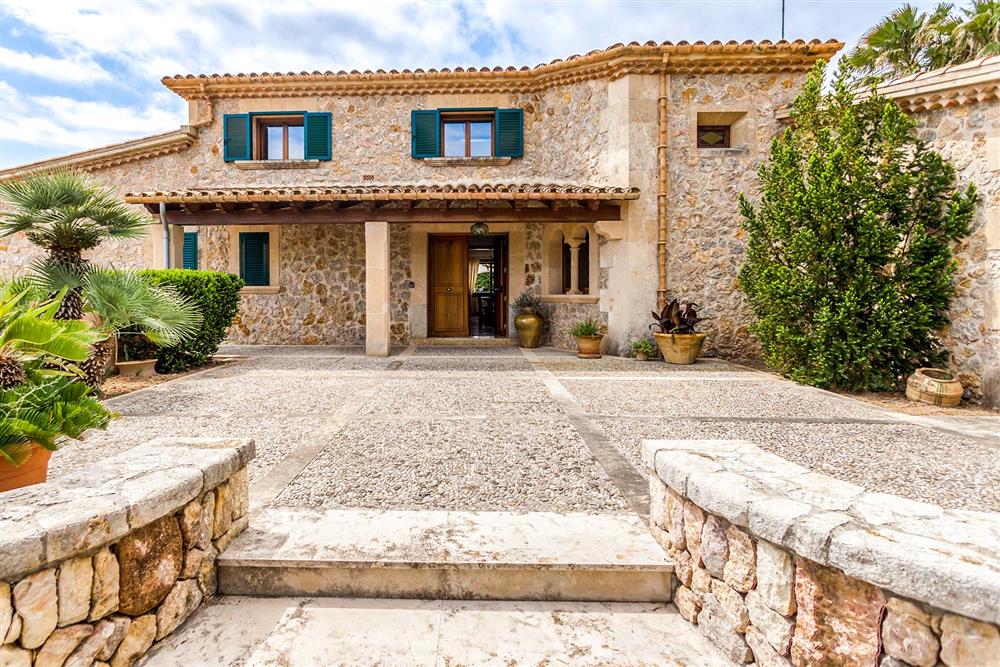 Villa exterior (photo 2) at Villa Les Oliveres, Puerto Pollensa, Mallorca