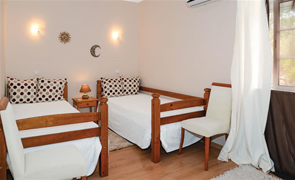 Twin bedroom (photo 2) at Villa Mar, Estoi Algarve, Portugal