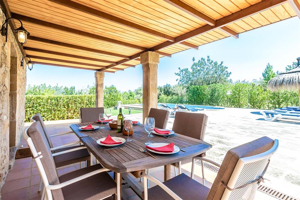 Alfresco dining, pool at Villa Marina Alto, Pollensa, Mallorca