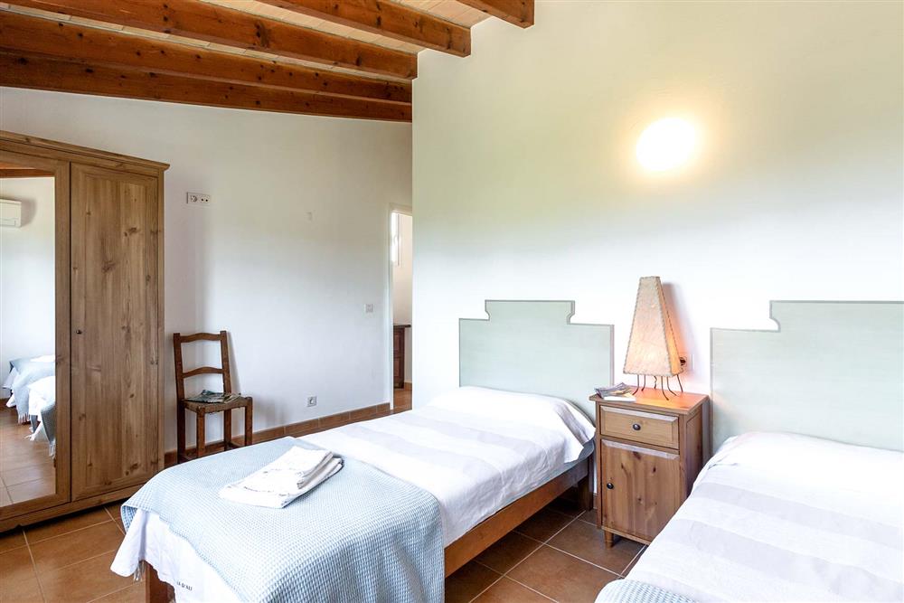 Twin bedroom (photo 4) at Villa Marina Alto, Pollensa, Mallorca