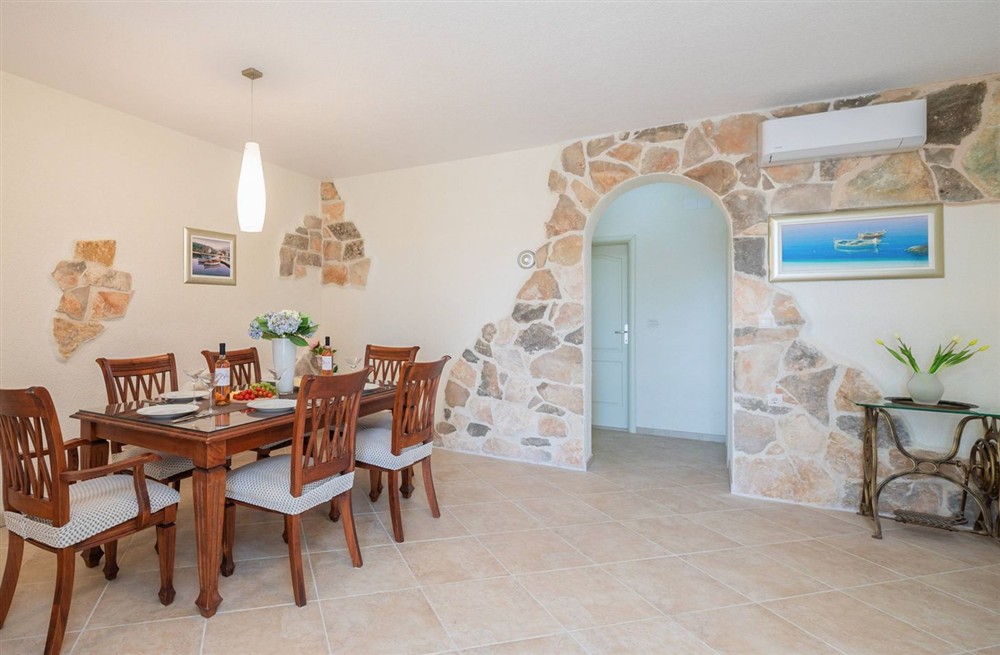 Villa Miralux