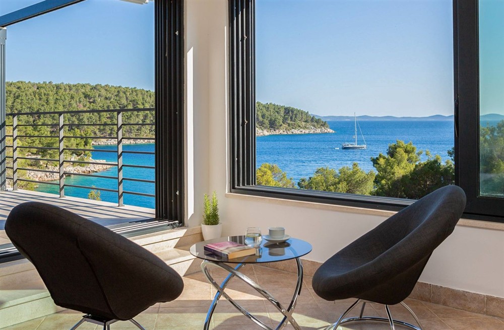 Villa Miralux