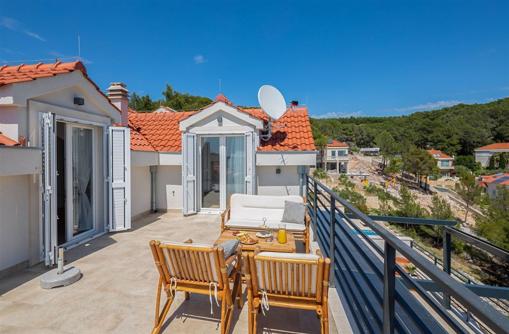 Villa Miralux