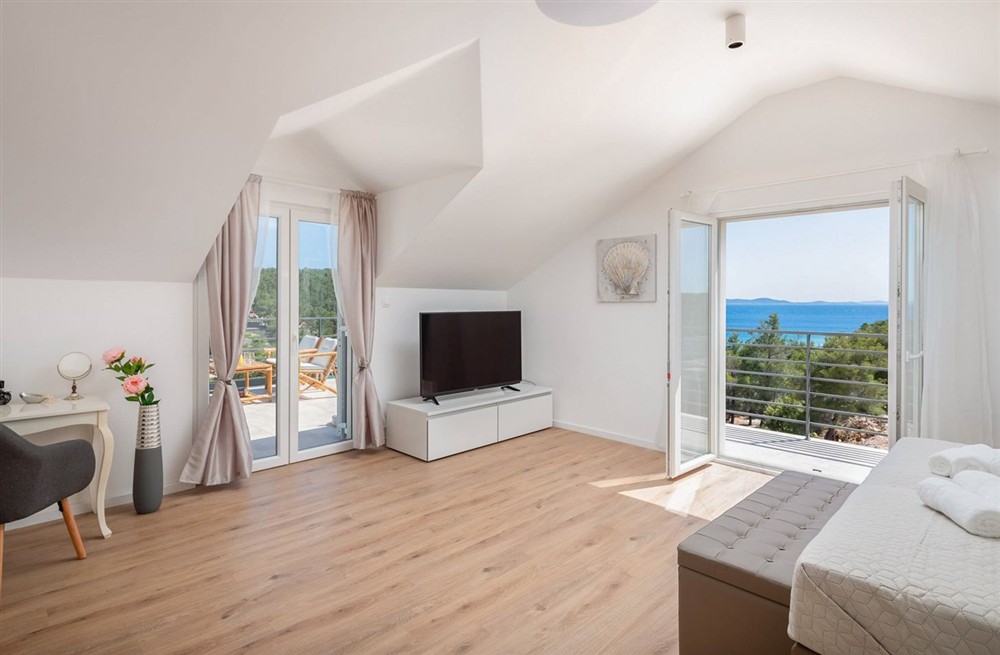 Villa Miralux