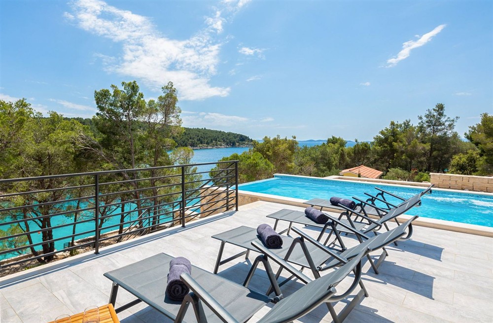 Villa Miralux
