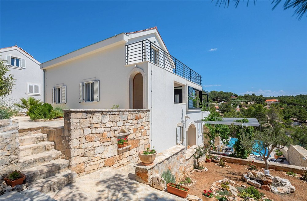 Villa Miralux