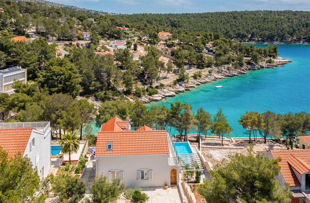 Villa Miralux