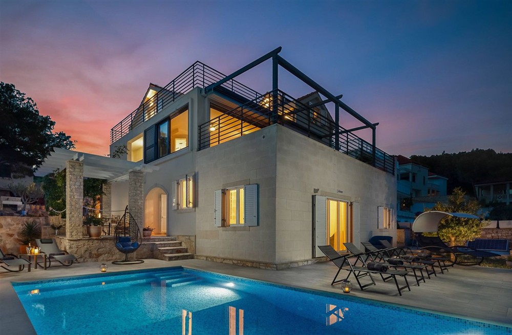 Villa Miralux