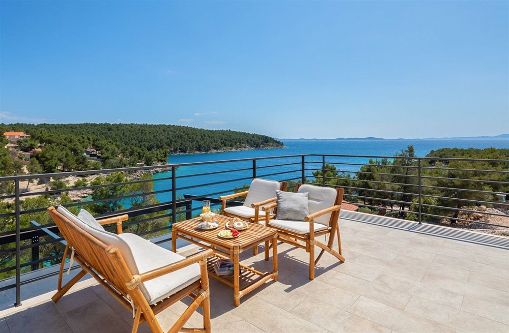 Villa Miralux